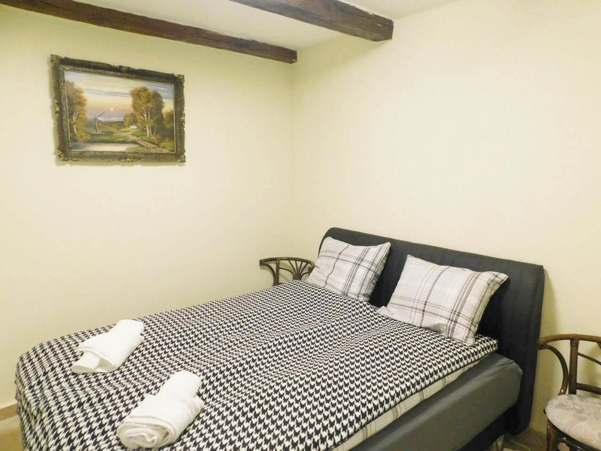 Joe Bacsi Rezidenciaja Apartment Kisharsany Bagian luar foto