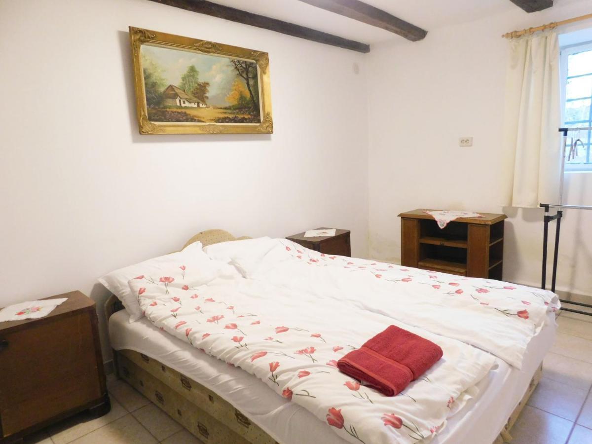 Joe Bacsi Rezidenciaja Apartment Kisharsany Bagian luar foto