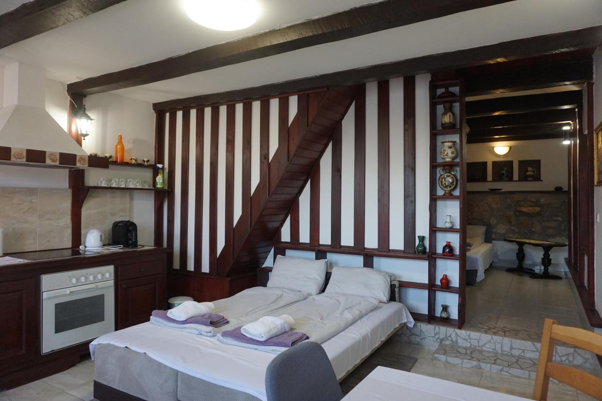 Joe Bacsi Rezidenciaja Apartment Kisharsany Bagian luar foto
